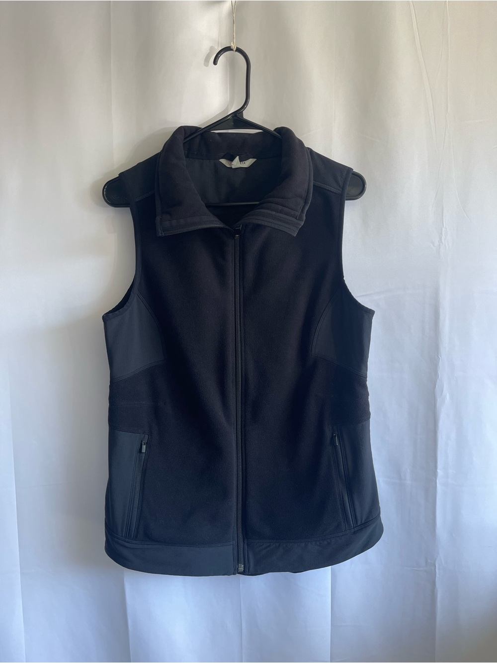 Athleta Black Full-Zip Fleece Vest - Picture 2 of 9